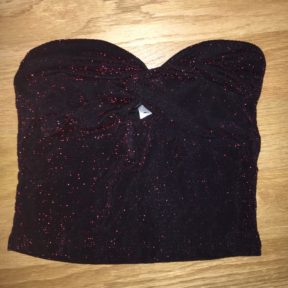 CUTE BLACK AND RED TUBE TOP